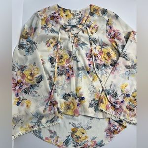 Women’s Floral Umgee Top EUC